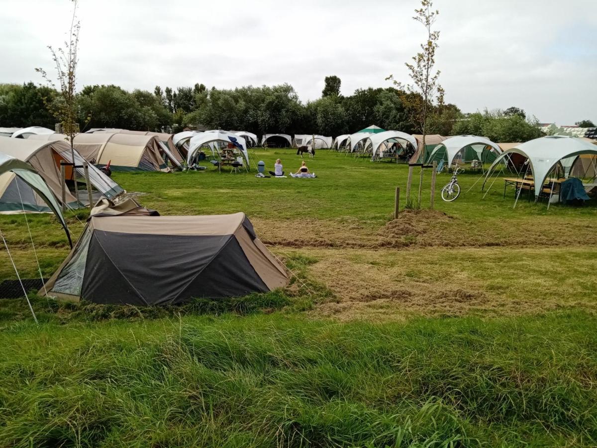 Familietent Sotterum, ingericht Kornwerd Exterior foto